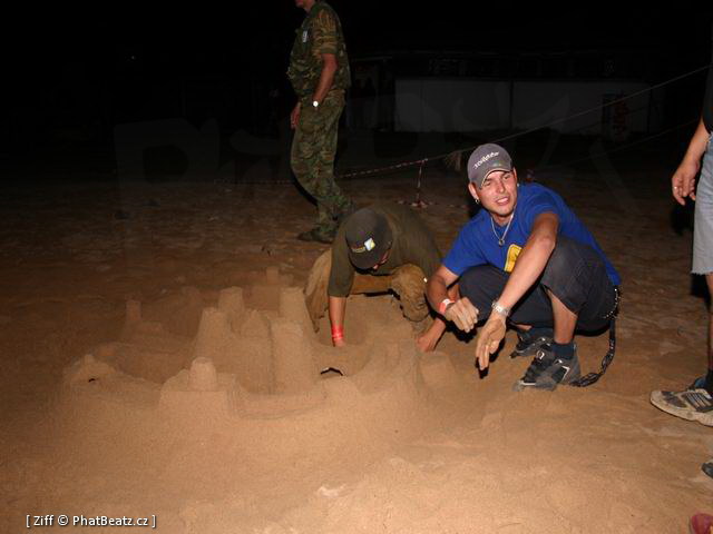 040813_HHK04_030
