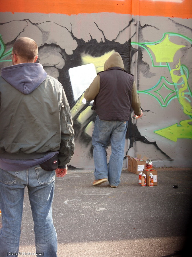 04_081005_Urban10
