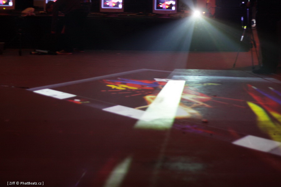090414_MeetLight_10