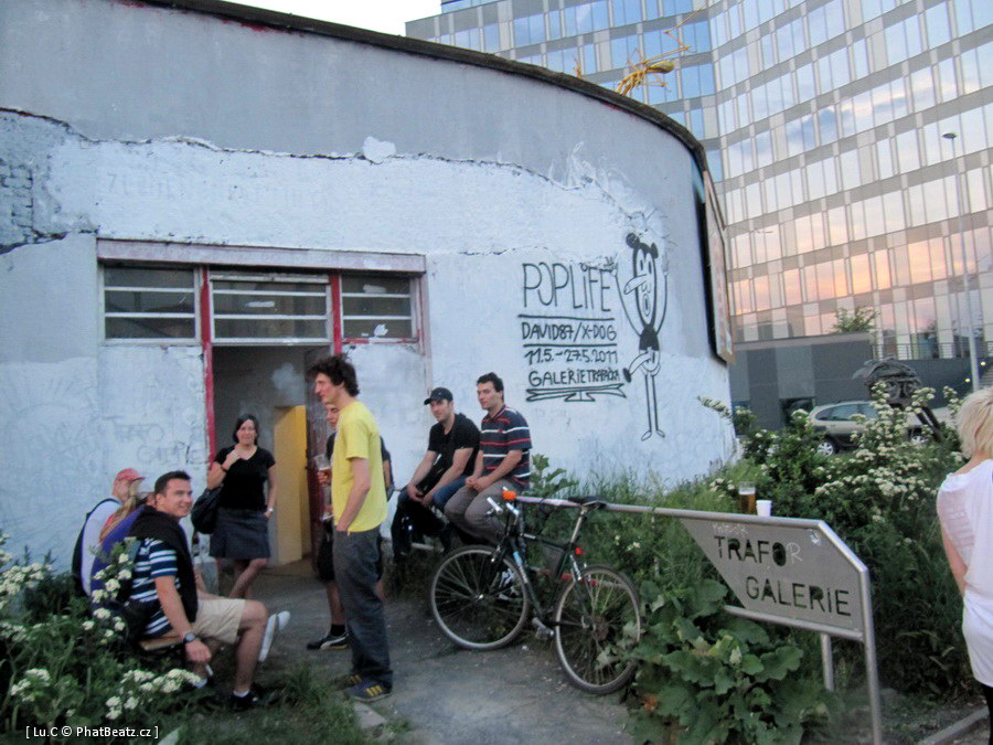 110511_Poplife_01