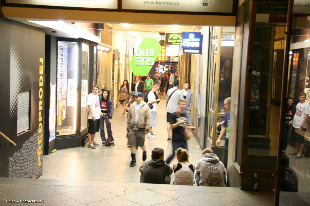 110524_Looptroop_01