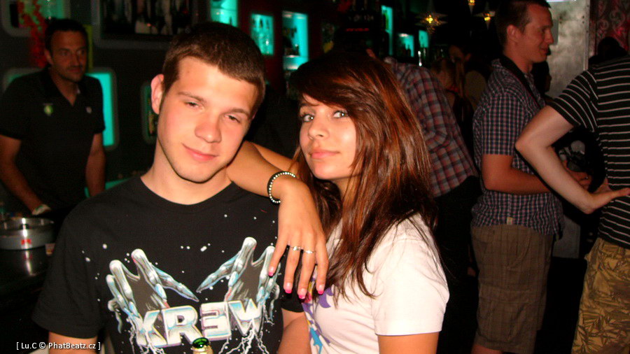110526_UglyDuckling_01