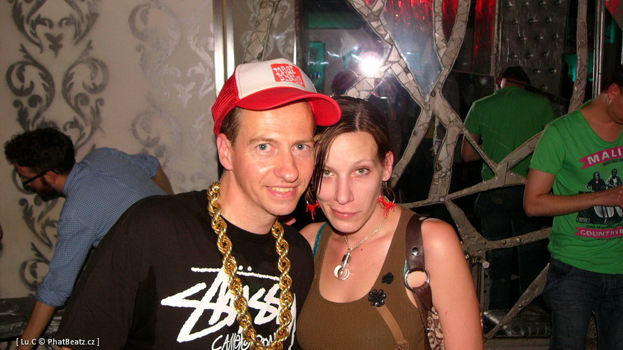 110526_UglyDuckling_74