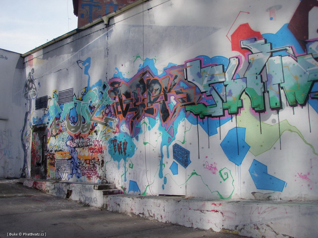 110925_00NIC_TrafRedis_09