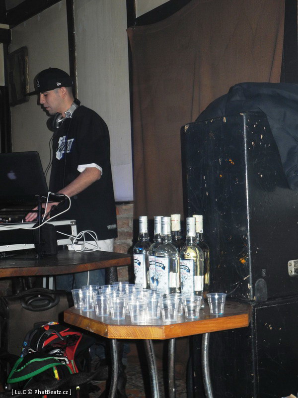 110929_DHabits_08