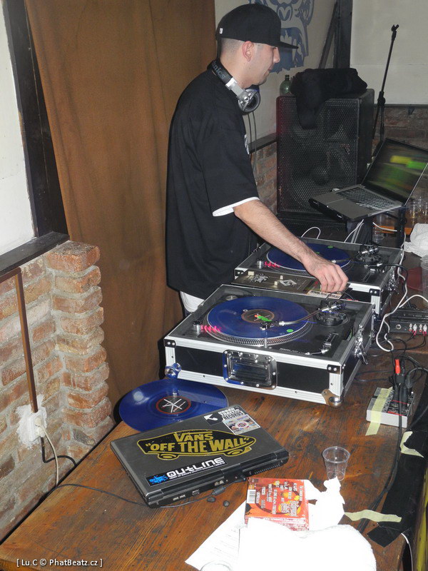 110929_DHabits_38