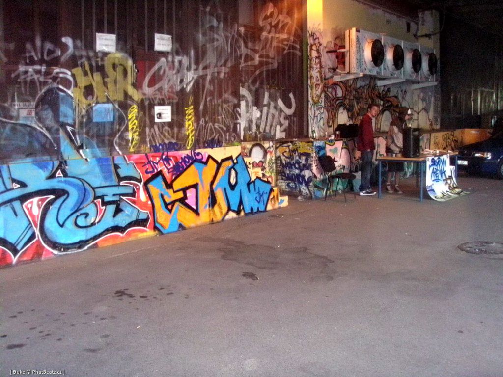120325_Jih_01