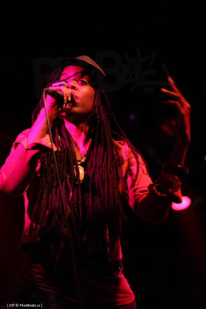 121103_Spotlight_16