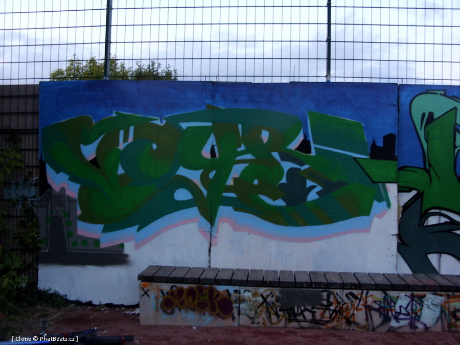 12_081005_Urban10