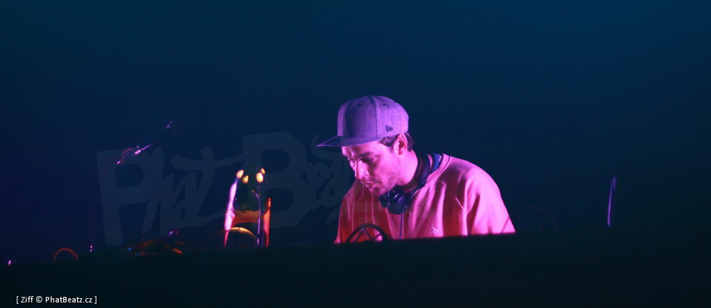 130403_ForeignBeggars_11 130403_ForeignBeggars_11