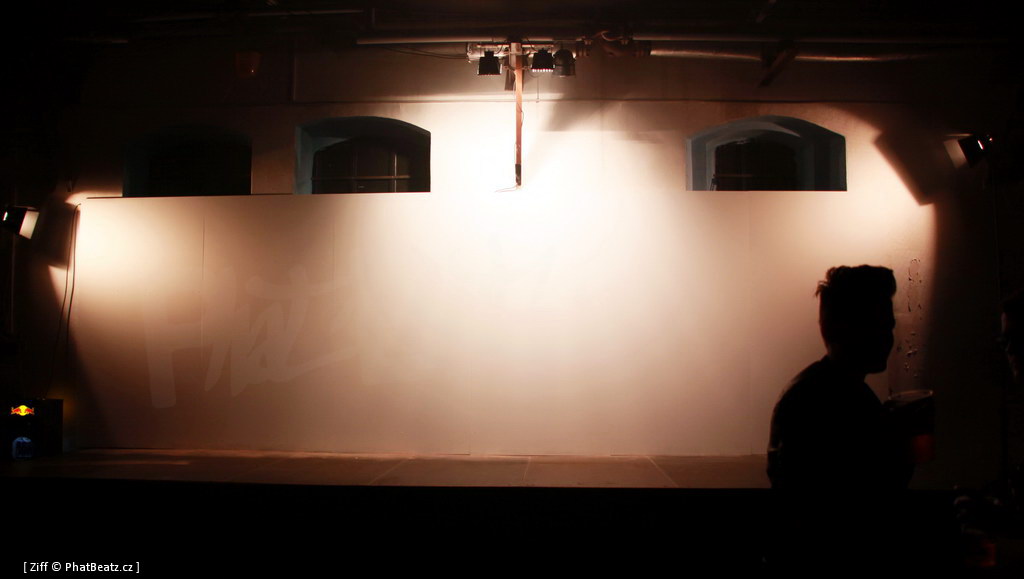 130419_SecretWalls_02 130419_SecretWalls_02
