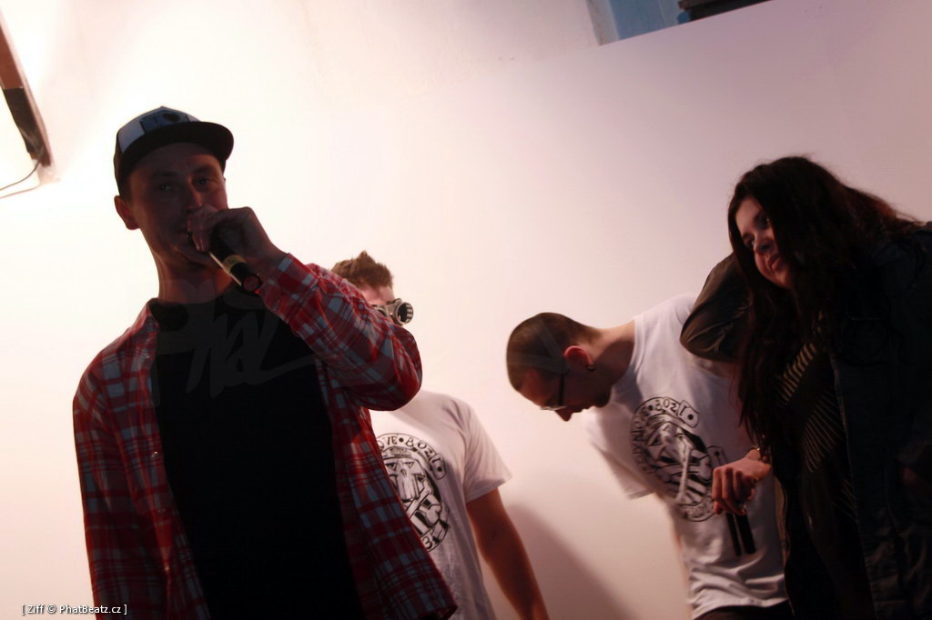 130419_SecretWalls_08 130419_SecretWalls_08