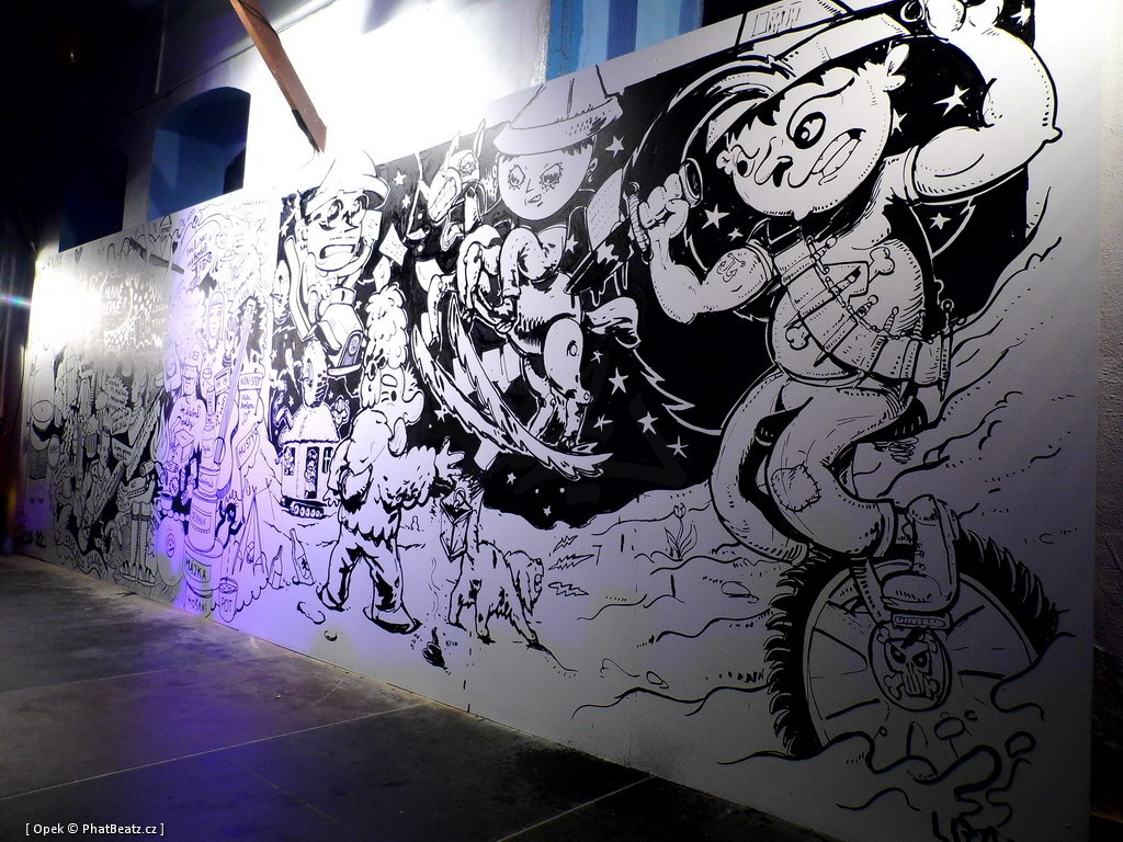 130419_SecretWalls_33 130419_SecretWalls_33