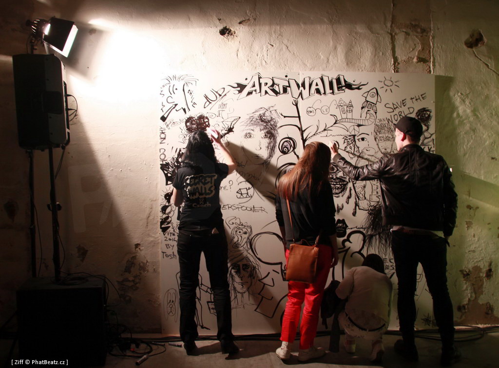 130419_SecretWalls_73 130419_SecretWalls_73