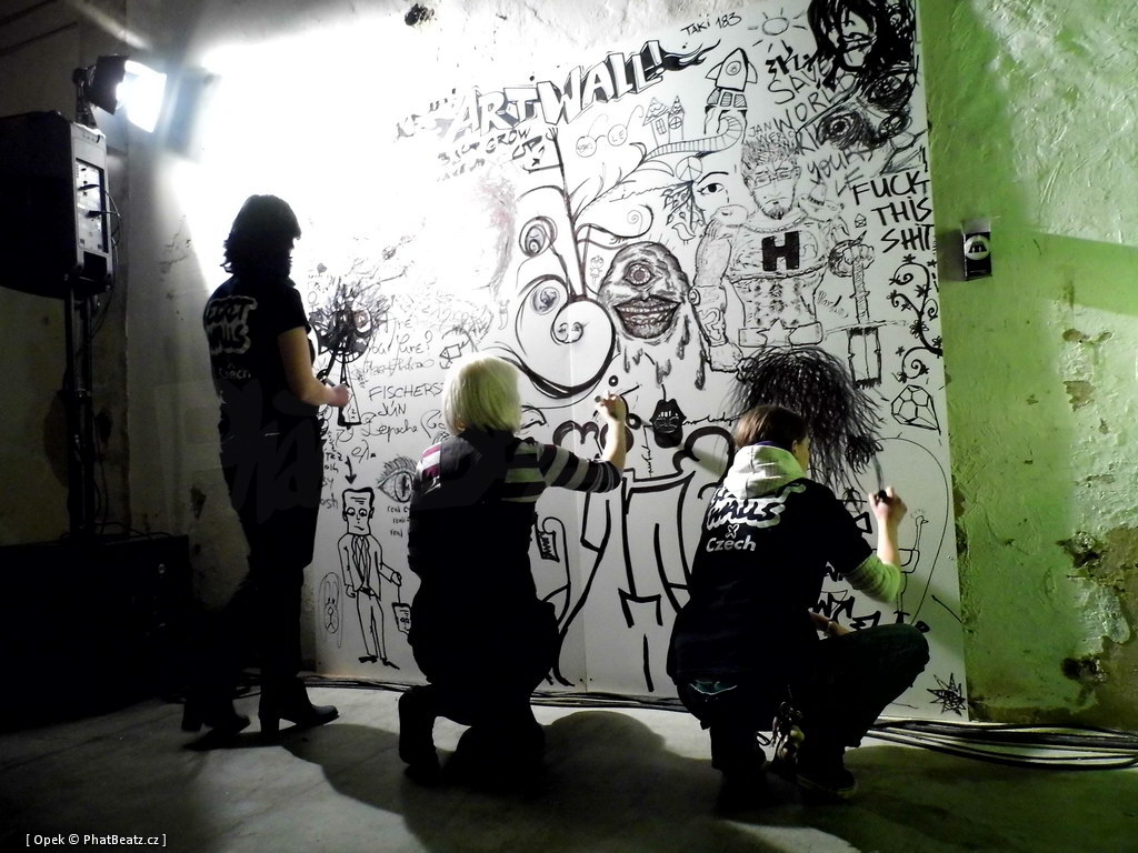 130419_SecretWalls_74 130419_SecretWalls_74