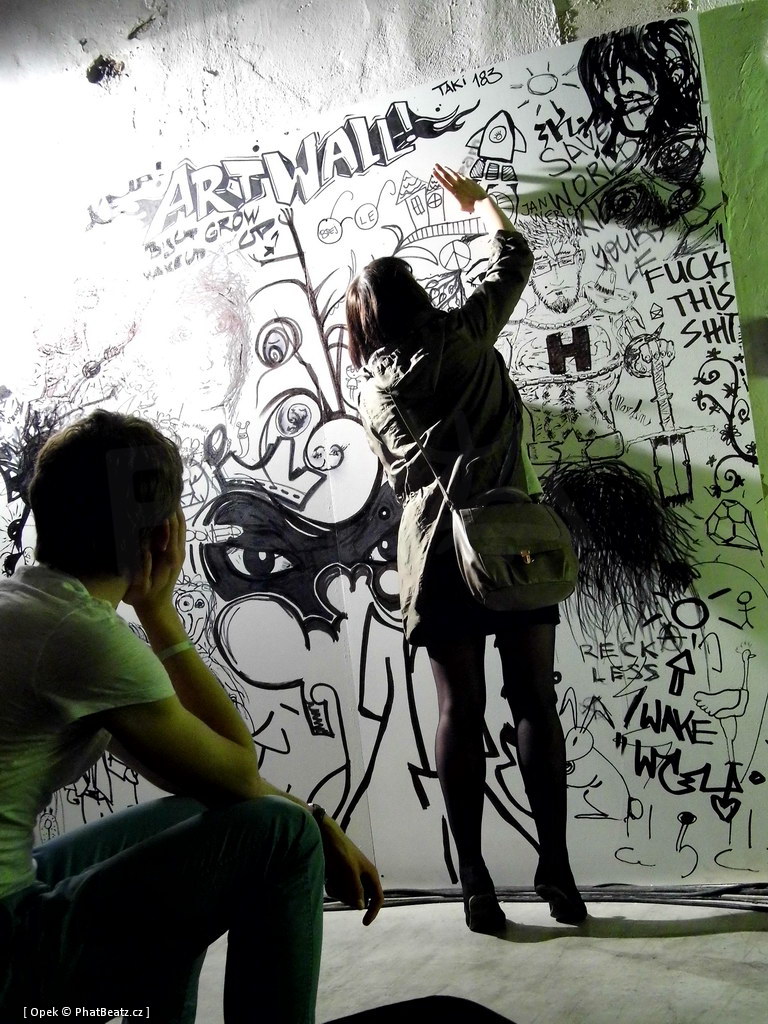 130419_SecretWalls_75 130419_SecretWalls_75