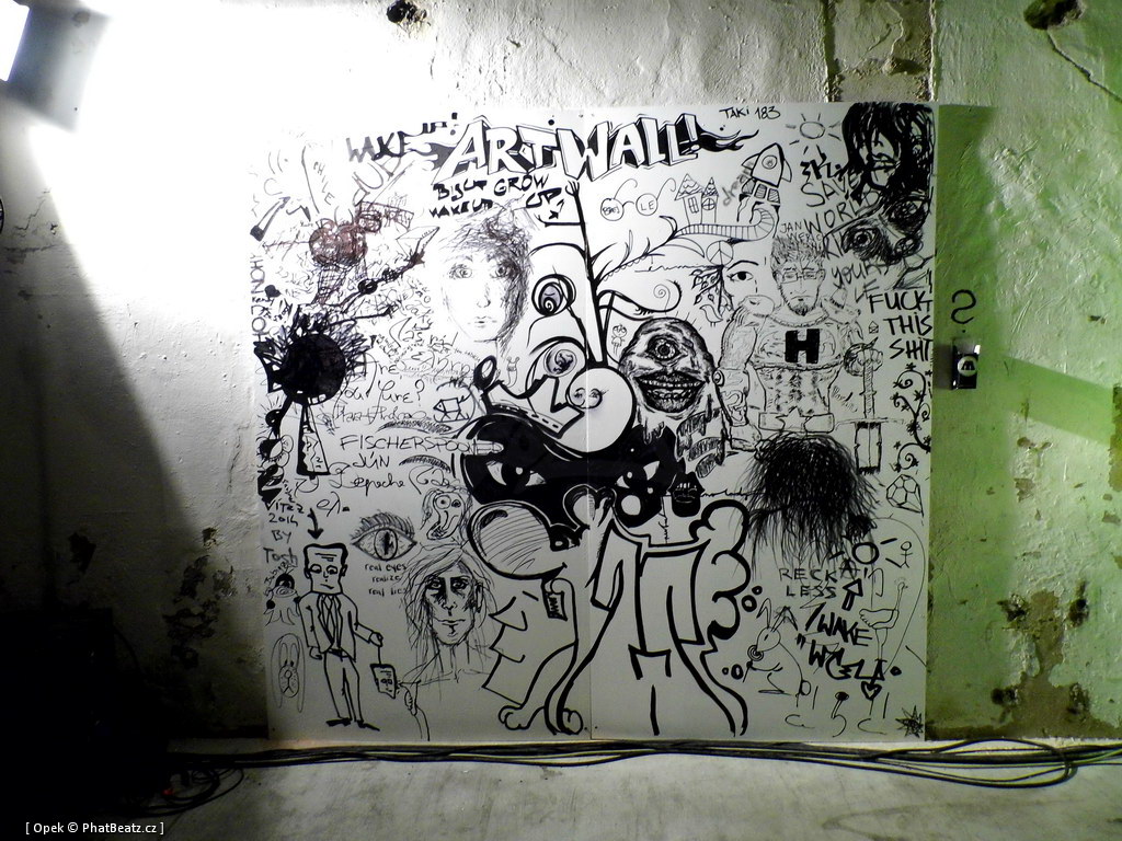 130419_SecretWalls_76 130419_SecretWalls_76
