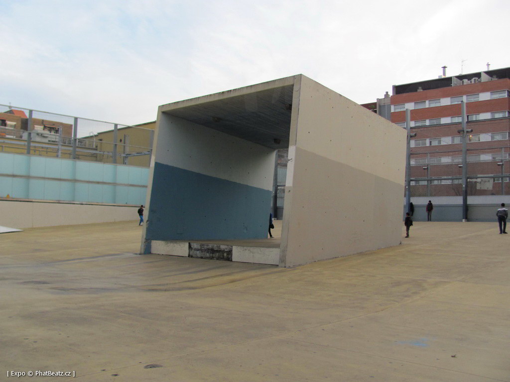 1312-1401_BarcelonaStreet_005