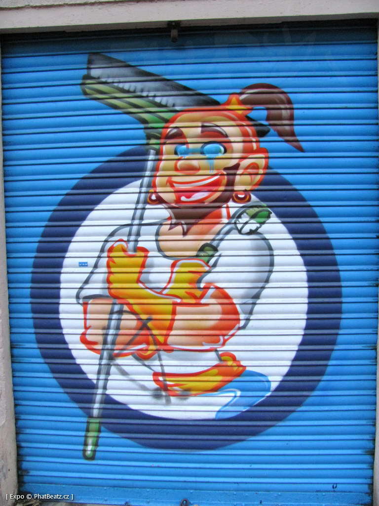 1312-1401_BarcelonaStreet_028