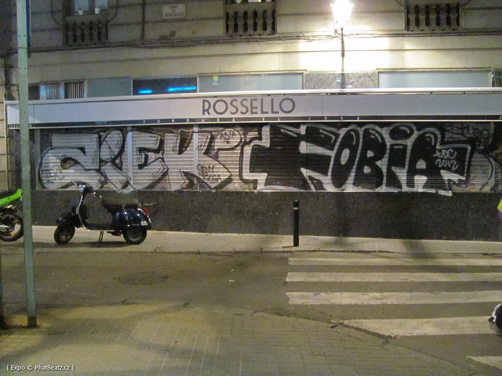 1312-1401_BarcelonaStreet_031