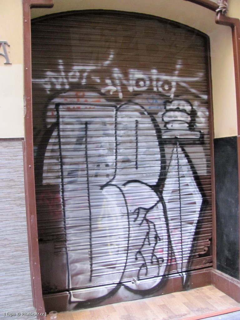 1312-1401_BarcelonaStreet_032