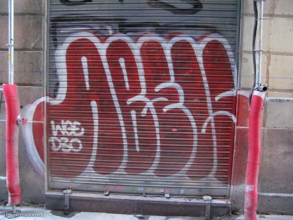 1312-1401_BarcelonaStreet_035