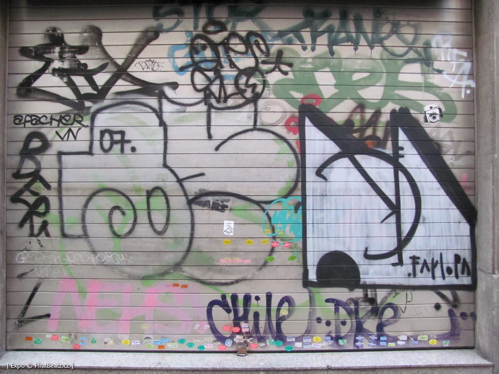 1312-1401_BarcelonaStreet_048