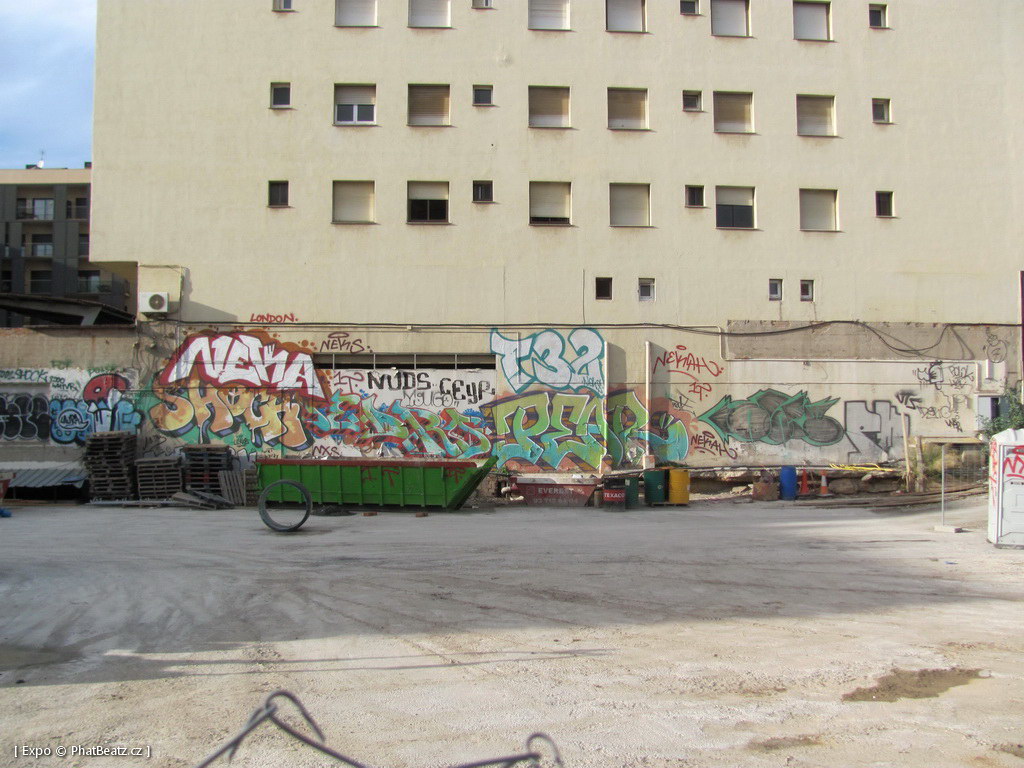 1312-1401_BarcelonaStreet_051