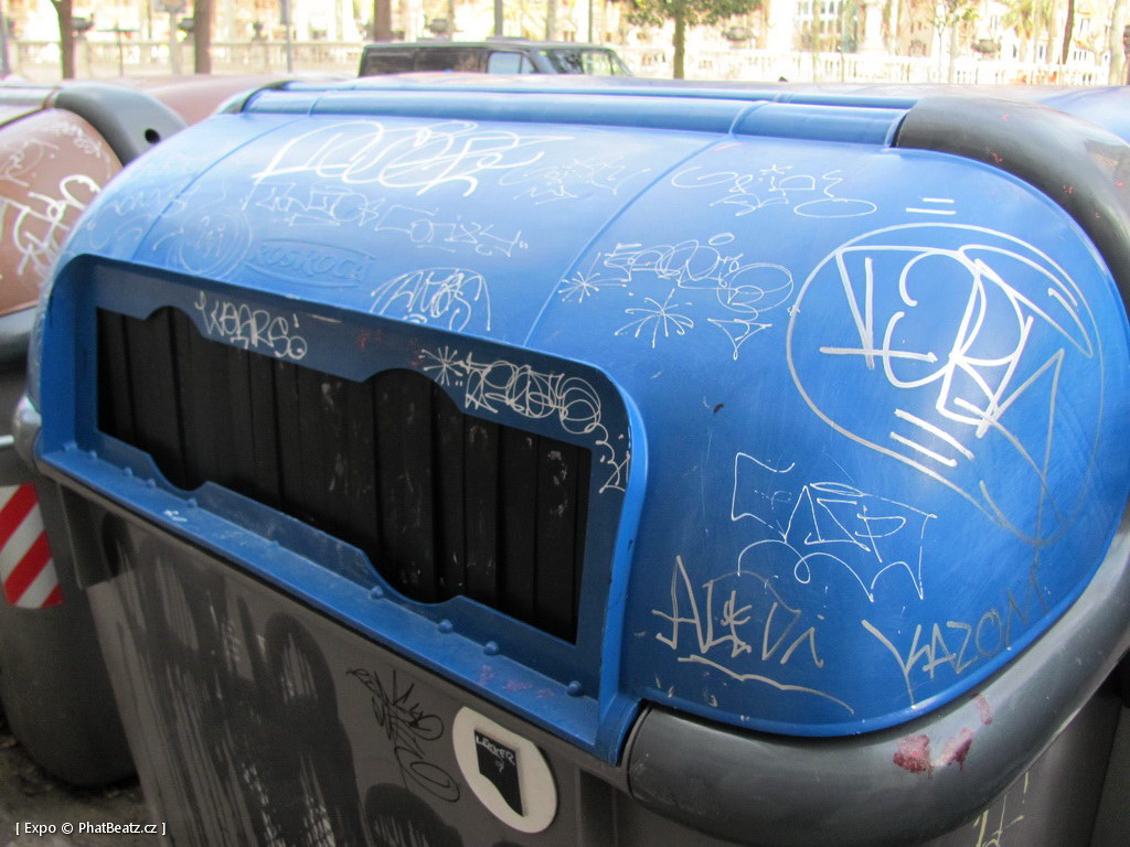 1312-1401_BarcelonaStreet_056