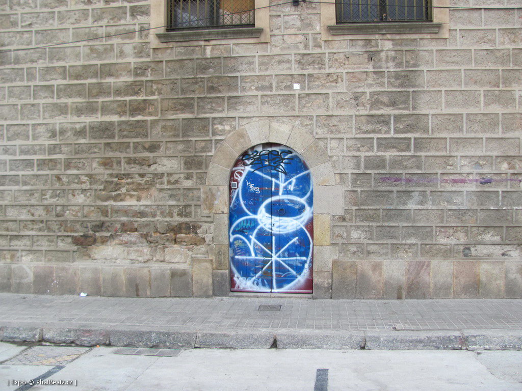 1312-1401_BarcelonaStreet_065