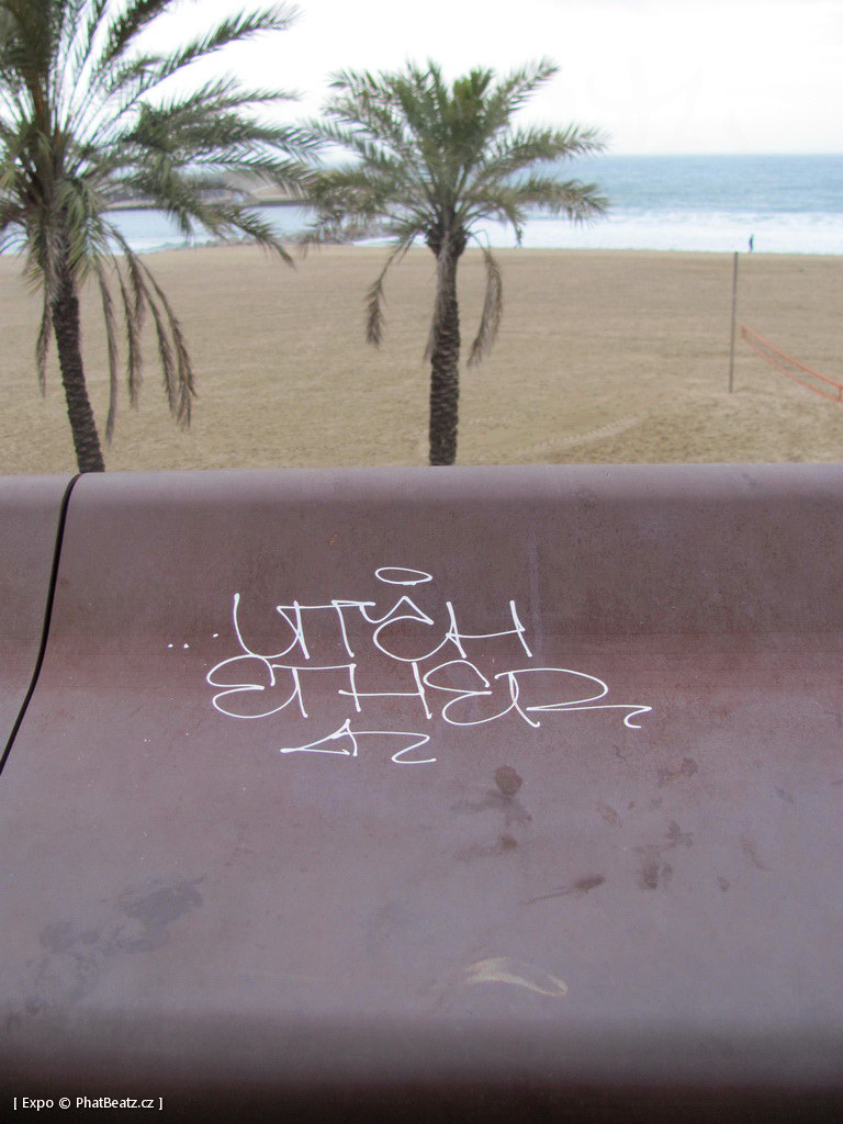 1312-1401_BarcelonaStreet_066