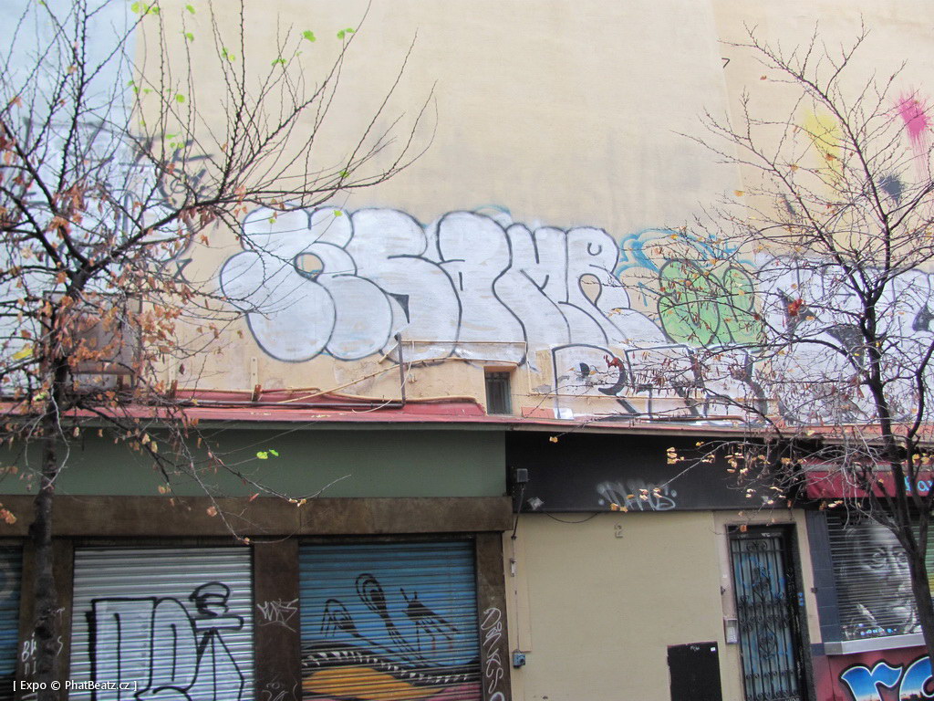 1312-1401_BarcelonaStreet_082