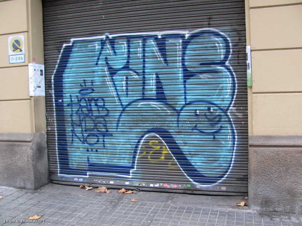 1312-1401_BarcelonaStreet_094
