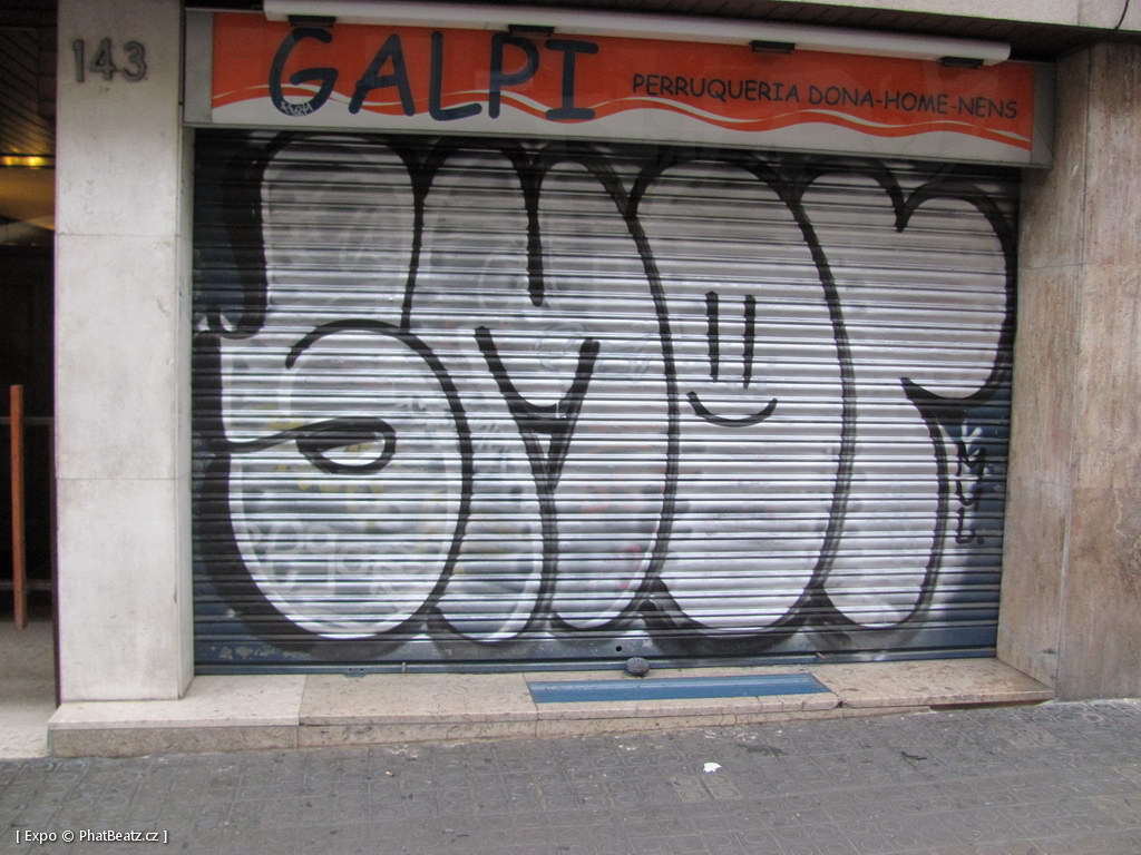 1312-1401_BarcelonaStreet_097