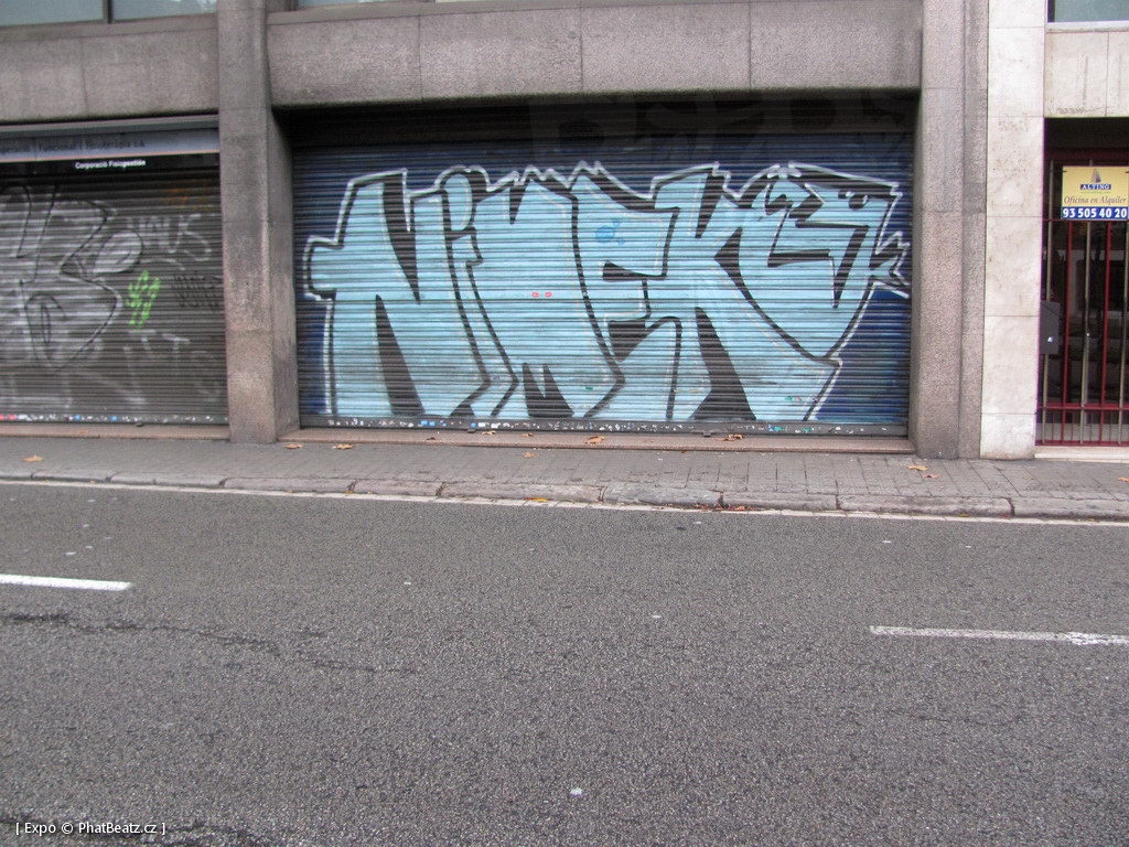 1312-1401_BarcelonaStreet_098