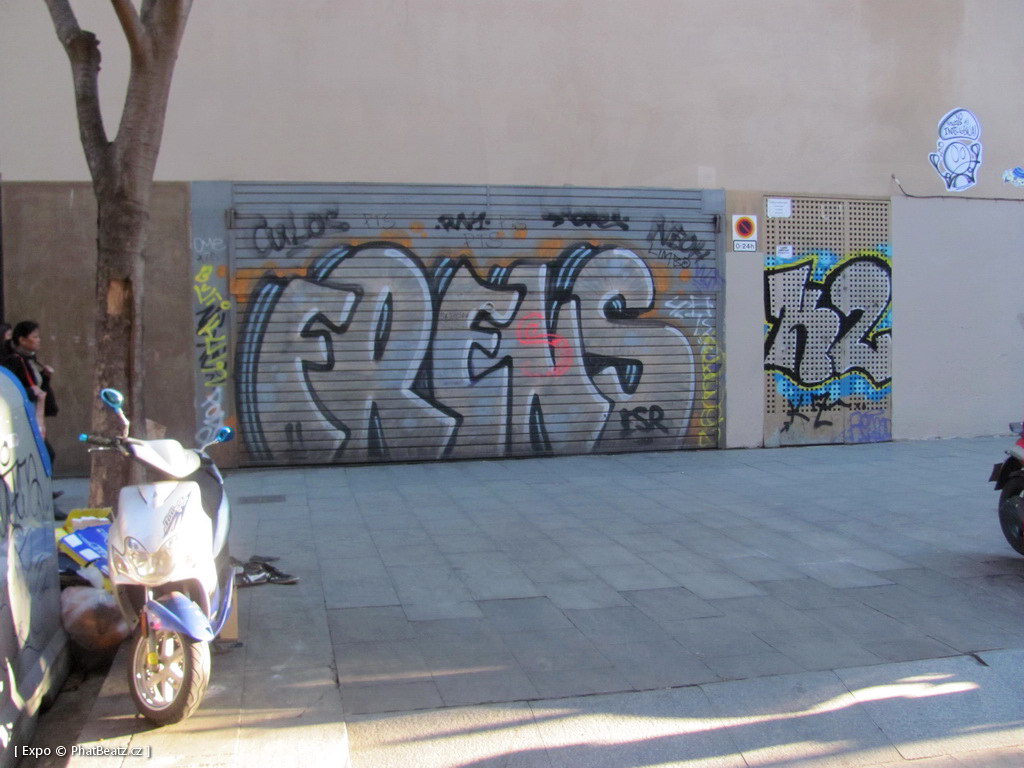1312-1401_BarcelonaStreet_109