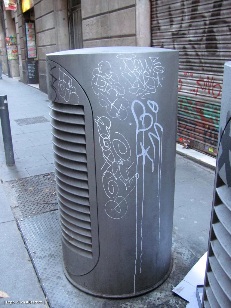 1312-1401_BarcelonaStreet_114