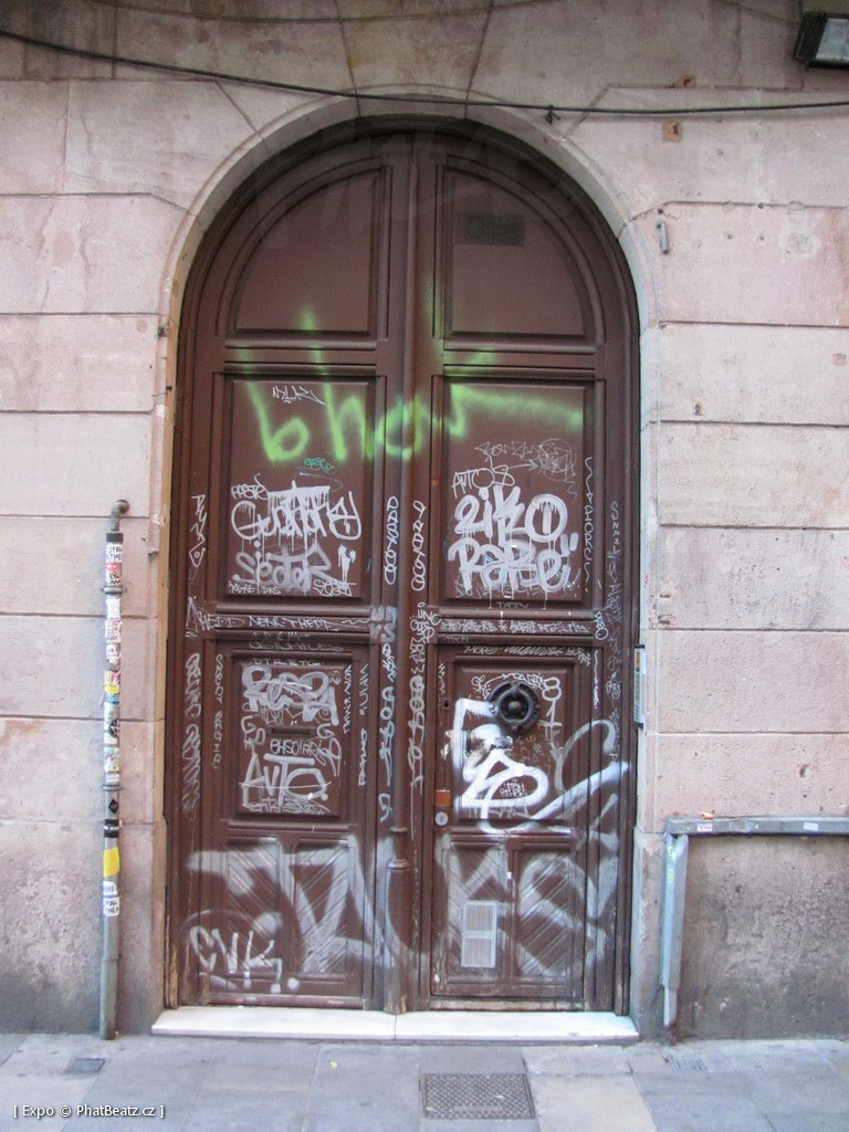 1312-1401_BarcelonaStreet_160