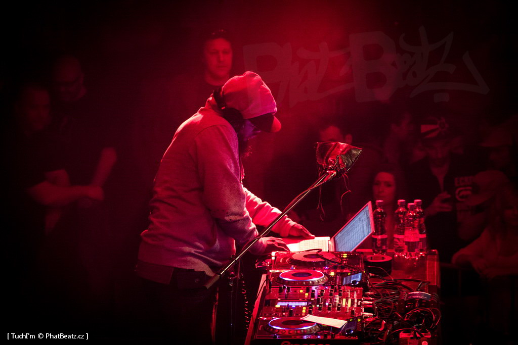 140327_MosDef_03 140327_MosDef_03