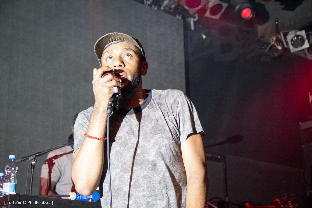 140327_MosDef_24 140327_MosDef_24