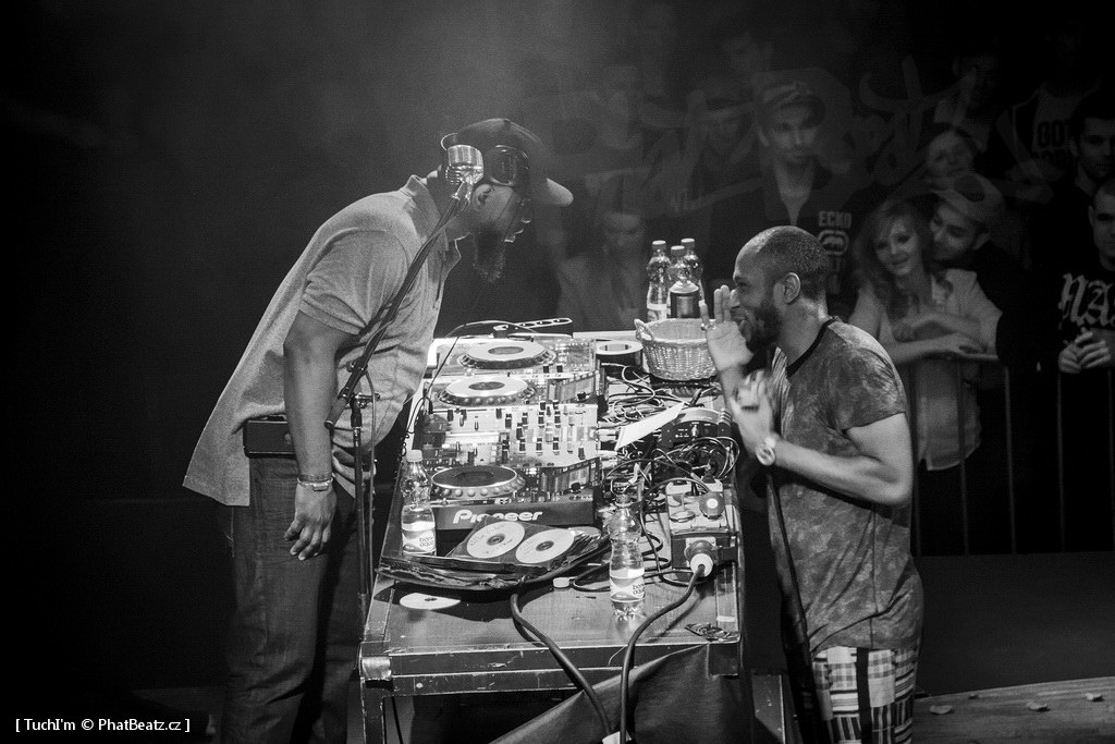 140327_MosDef_28 140327_MosDef_28