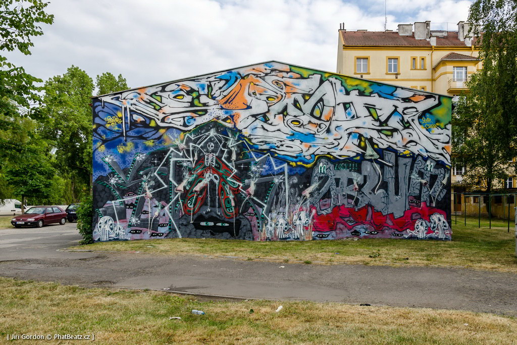 140622_GB5_XdogOblutPost_01