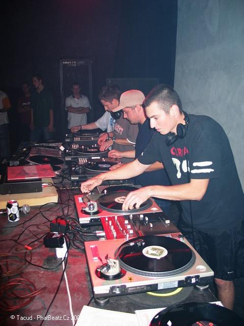 42kicktheshit2003