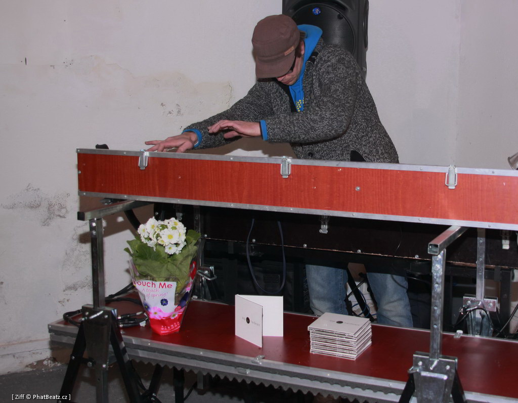 IMG_SRC_24 IMG_SRC_24